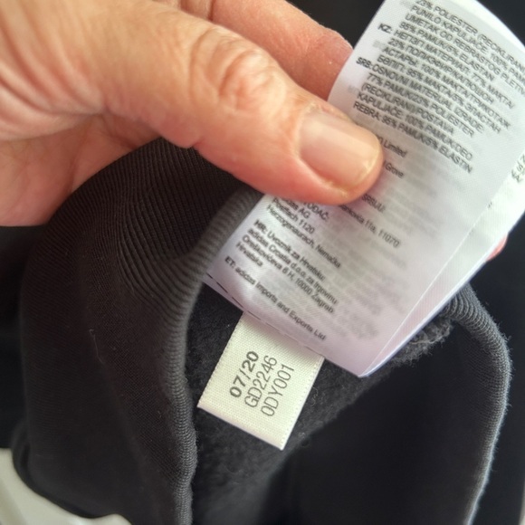 EUC Adidas Women's Black Modern Trefoil Sweatshirt size XL, half zip hooded - Picture 10 of 16